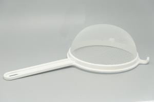 PLASTIC STRAINER 18CM WHT
