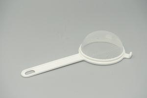 PLASTIC STRAINER 7CM WHT