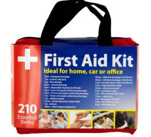 FIRST AID KIT W/CARRYING CASE