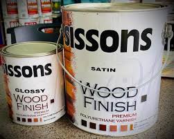HIGH GLOSS VARNISH 1 GAL