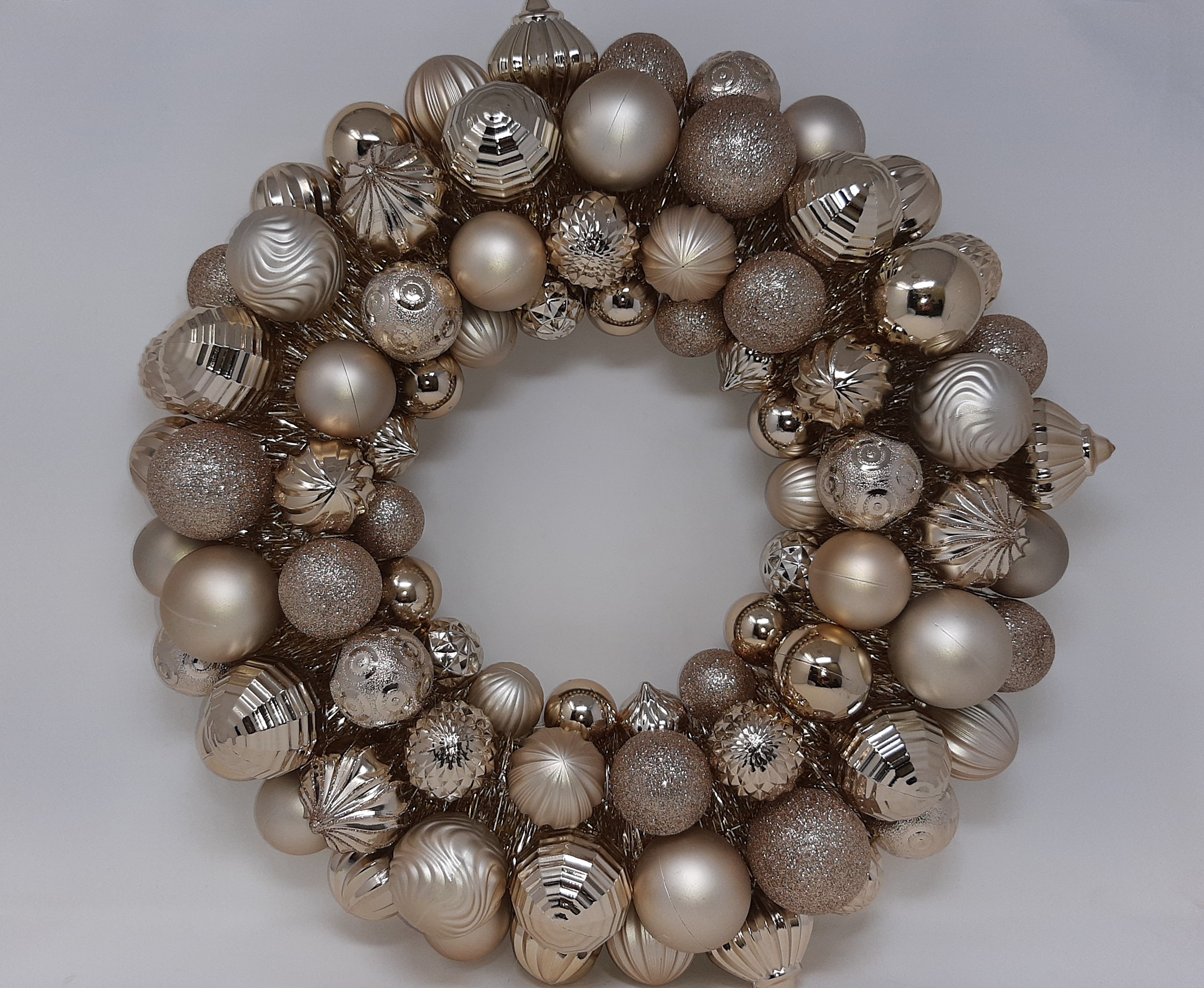 BLUE/GOLD BALLS WREATH