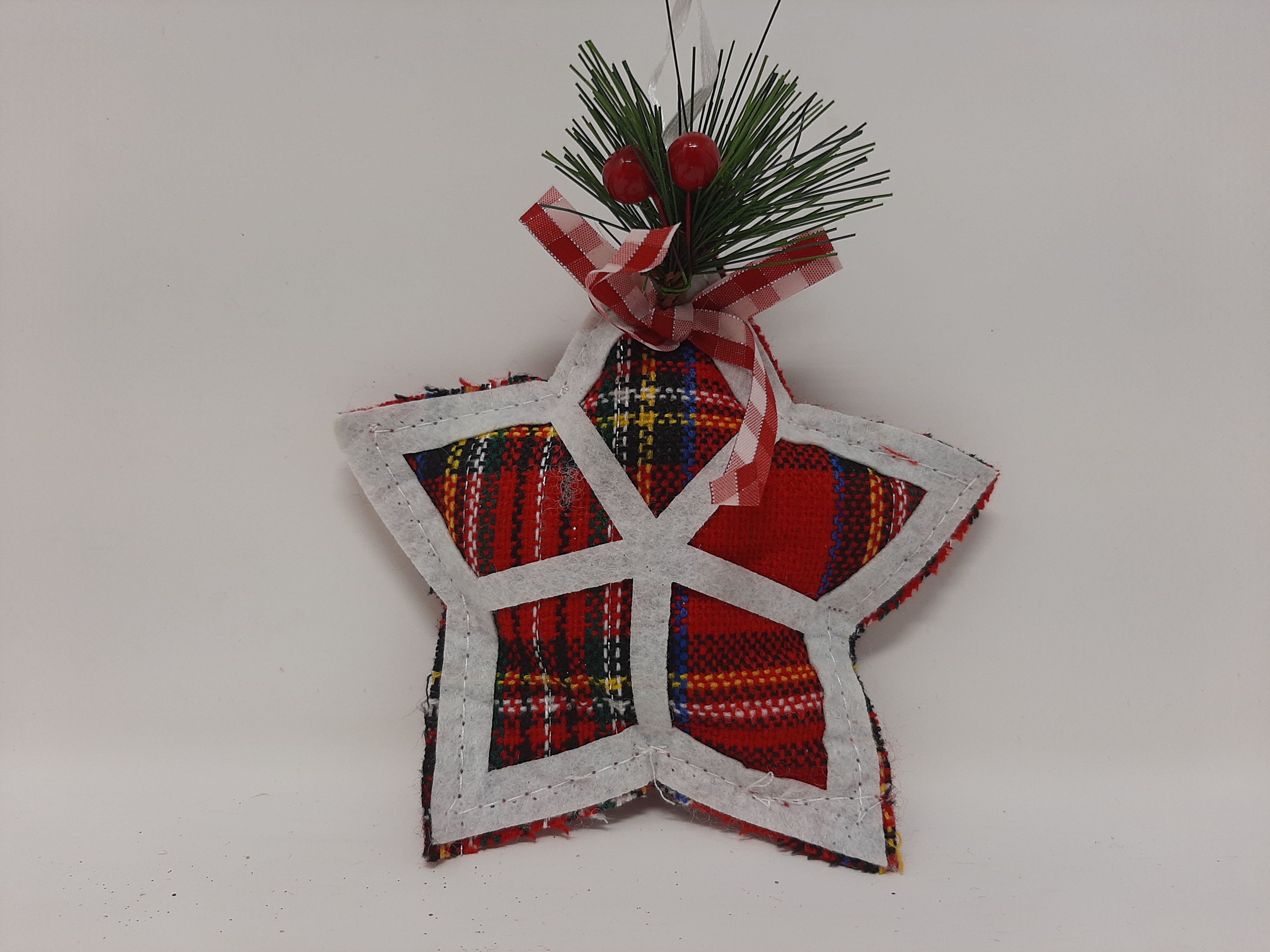 STUFFED STAR TREE DECOR