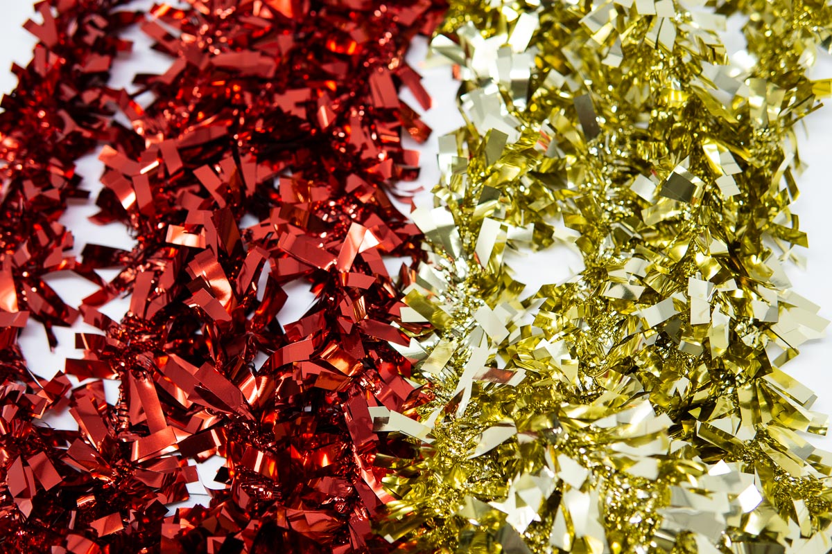 WIDE STRAND TINSEL GARLAND