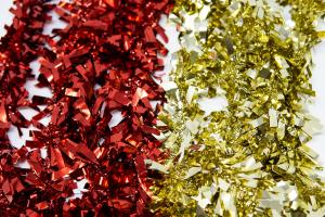 WIDE STRAND TINSEL GARLAND