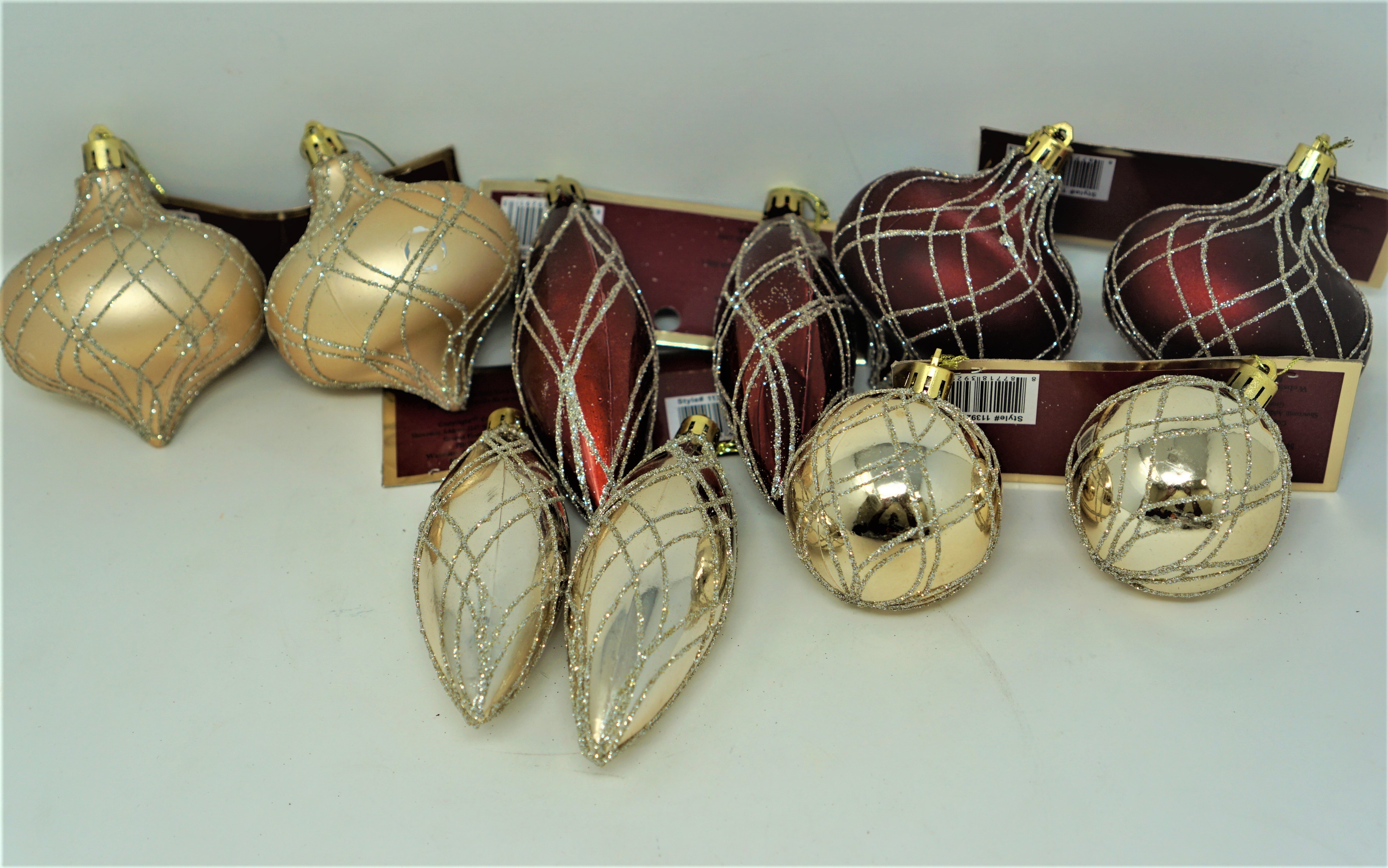 2PK GOLD/RED ASST ORNAMENT DECOR