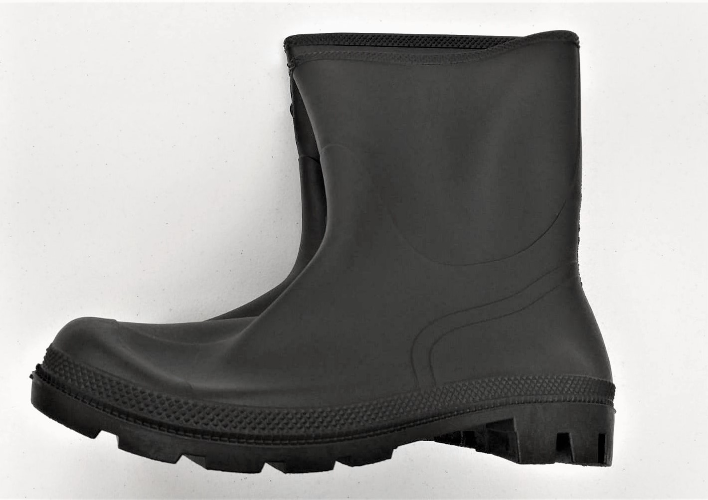 WATER BOOTS SIZE 10 SHORT