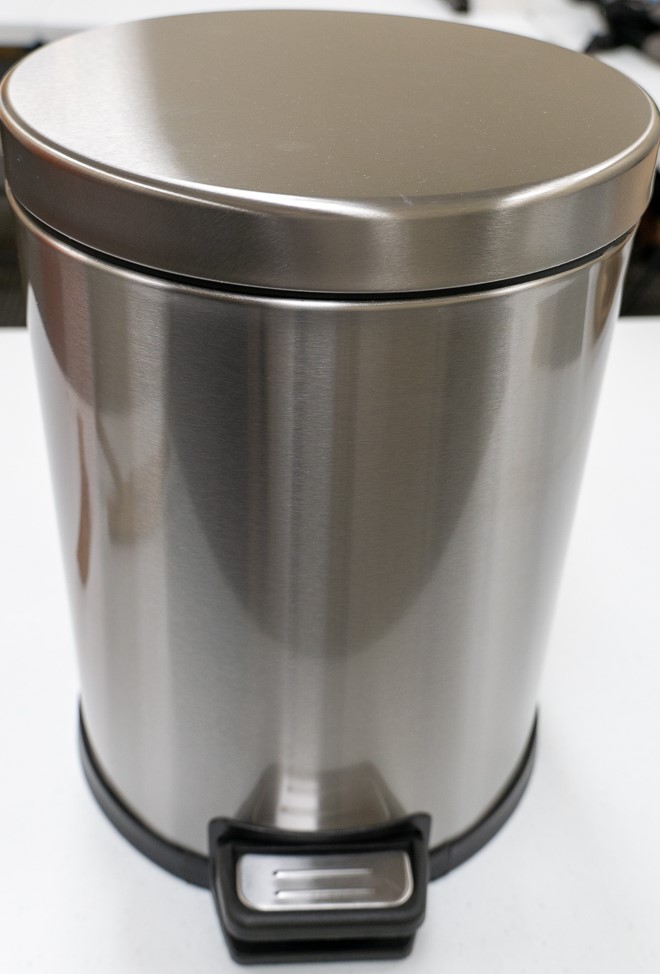GARBAGE CAN