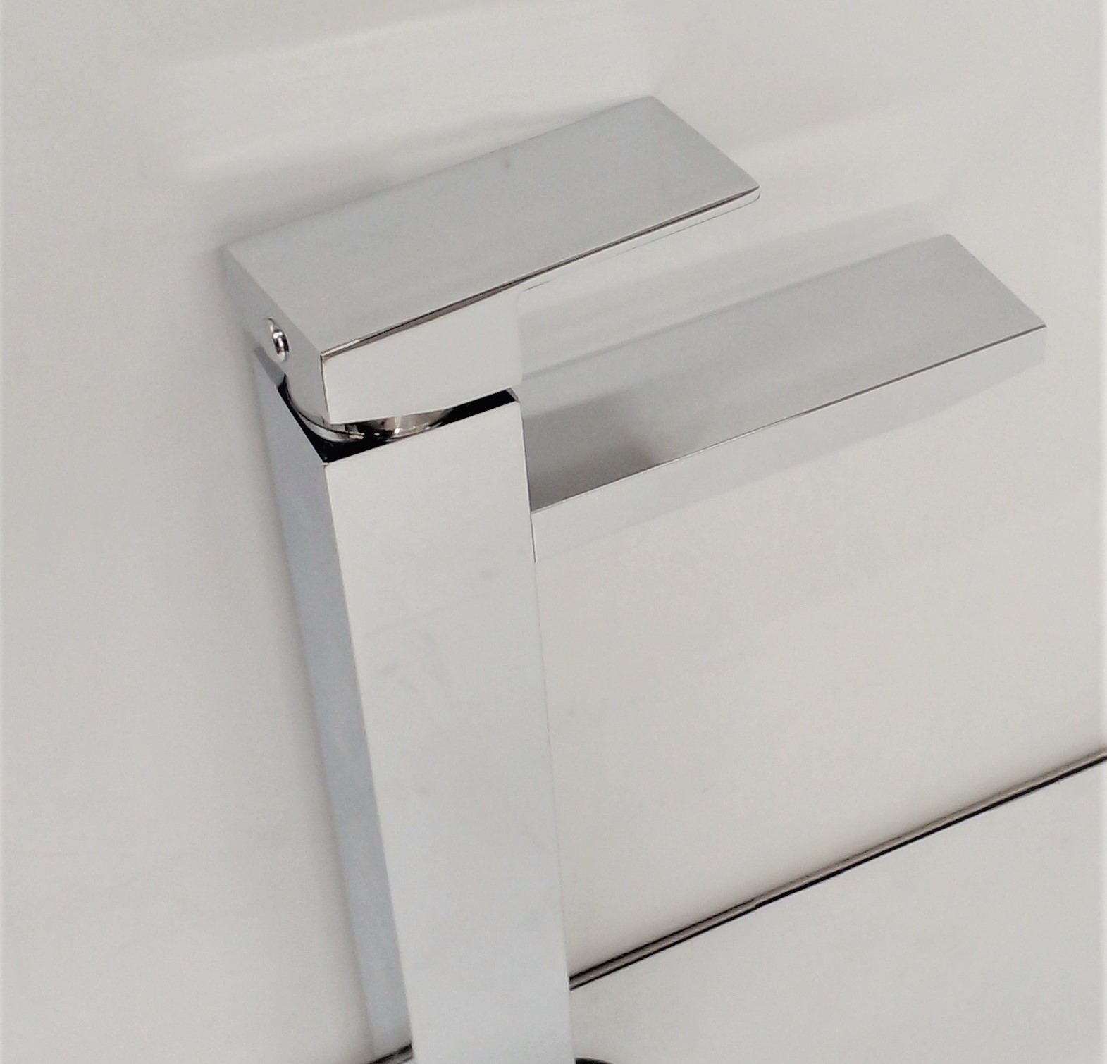 Basin mixer