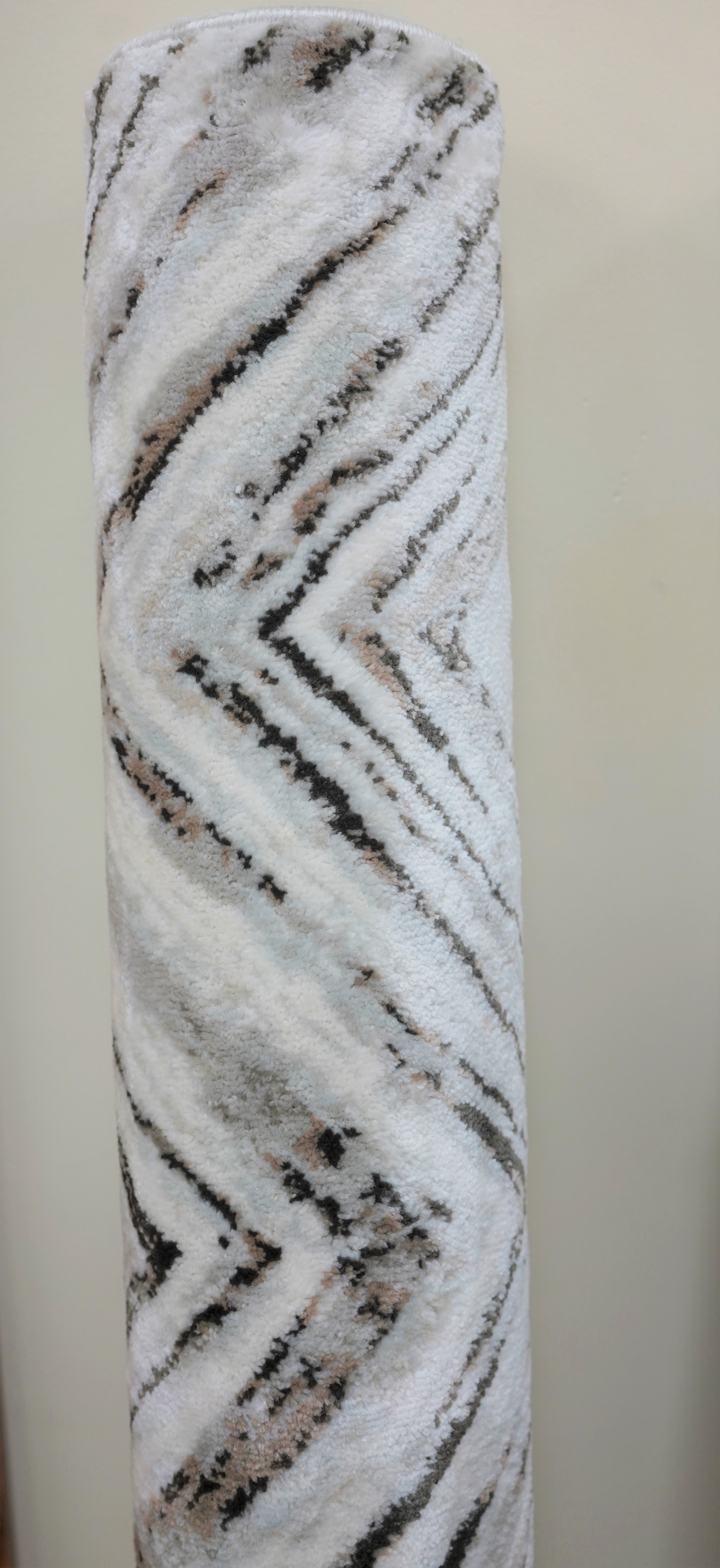 DULIN CHEVRON AREA RUG 63''X83''