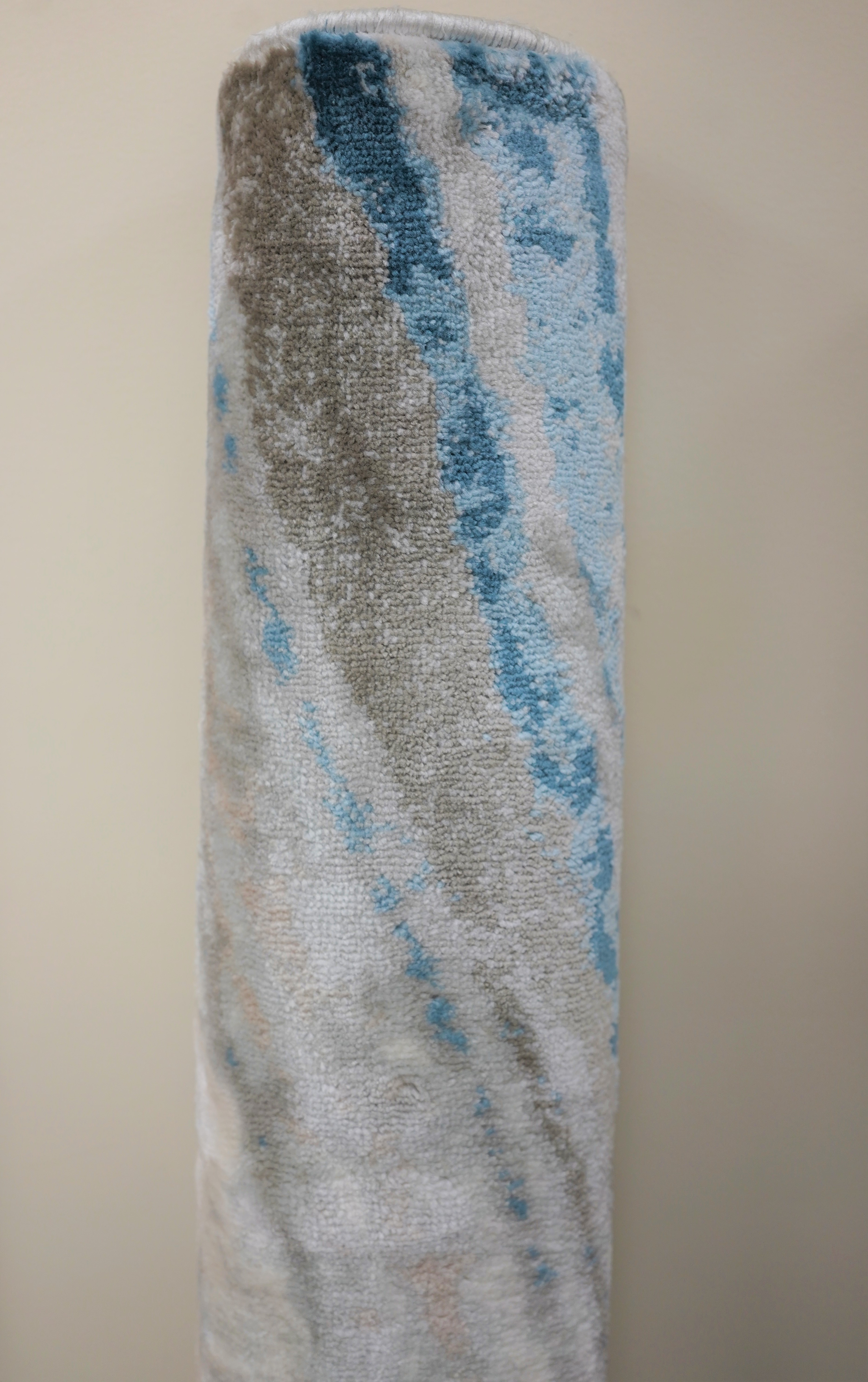ISLA MARBLE AREA RUG 63''X83''