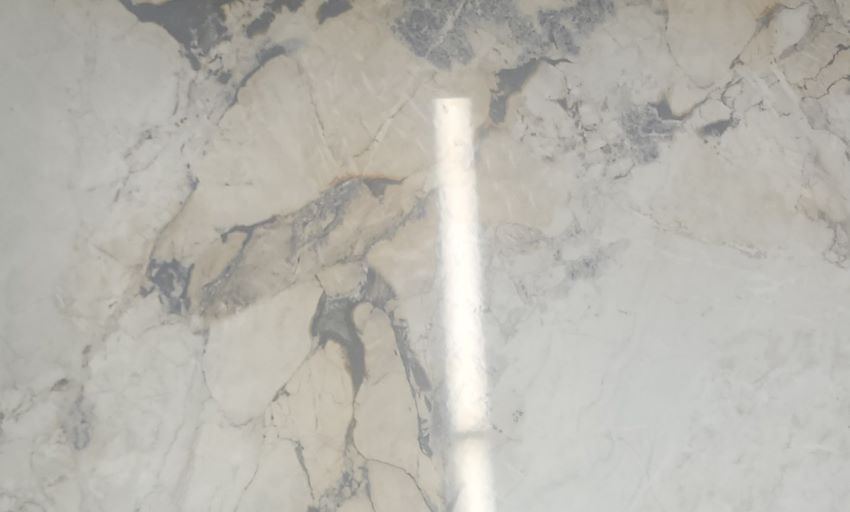 12X24 GLOSSY WALL TILE