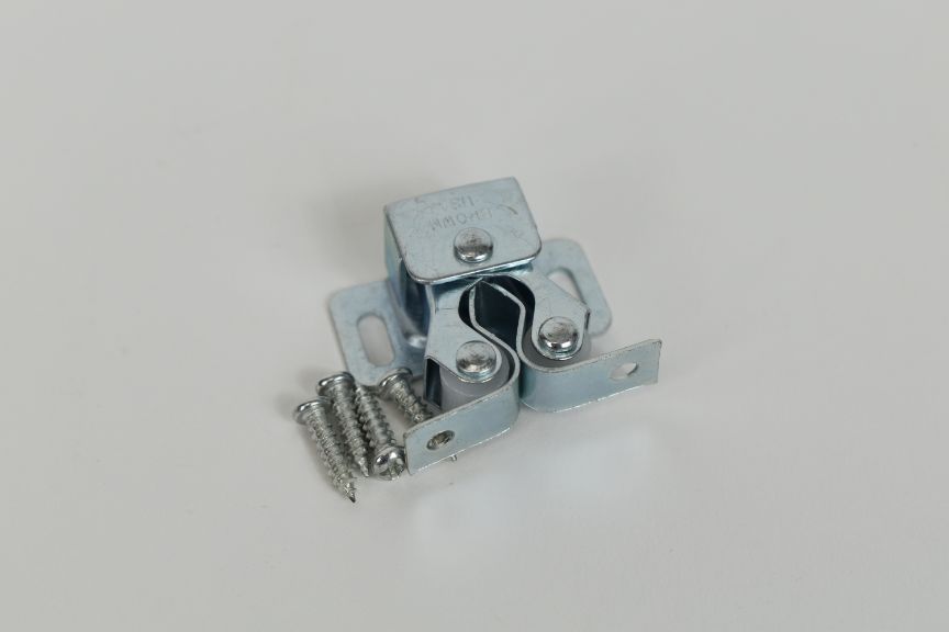 CHROME PLATED ROLLER CATCH